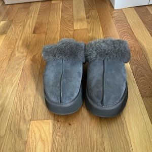 Ugg Disquette Women Slipper Size 7 Grey